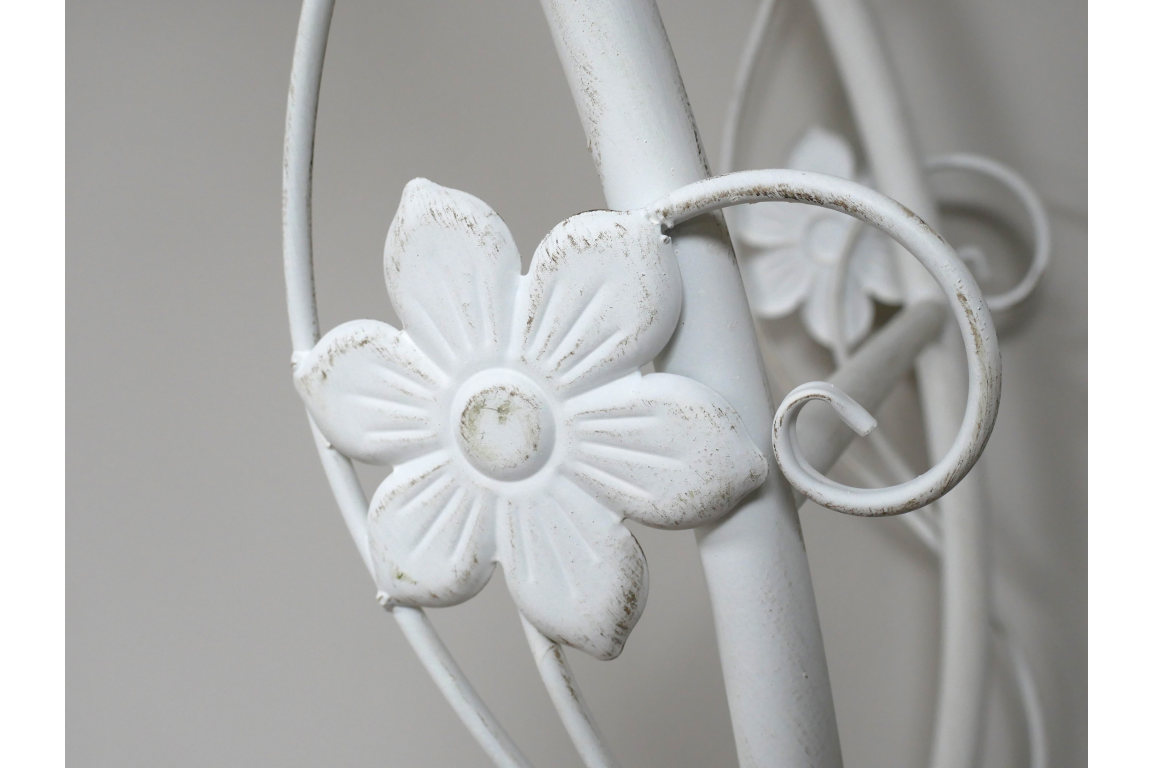LOVE HEART GARDEN BENCH