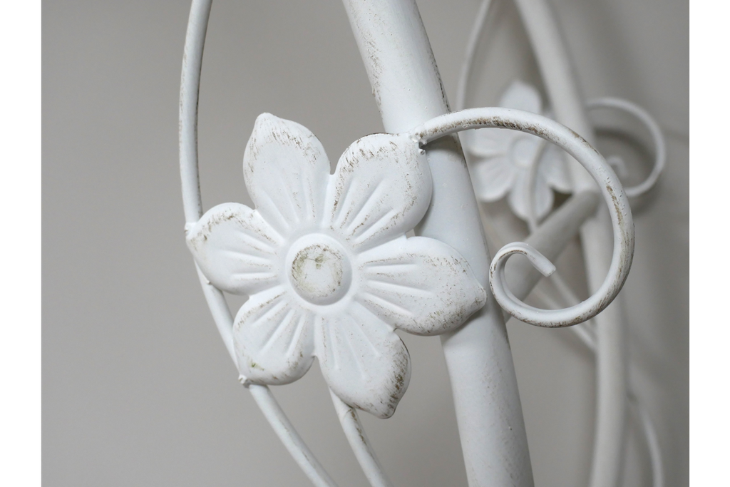 LOVE HEART GARDEN BENCH