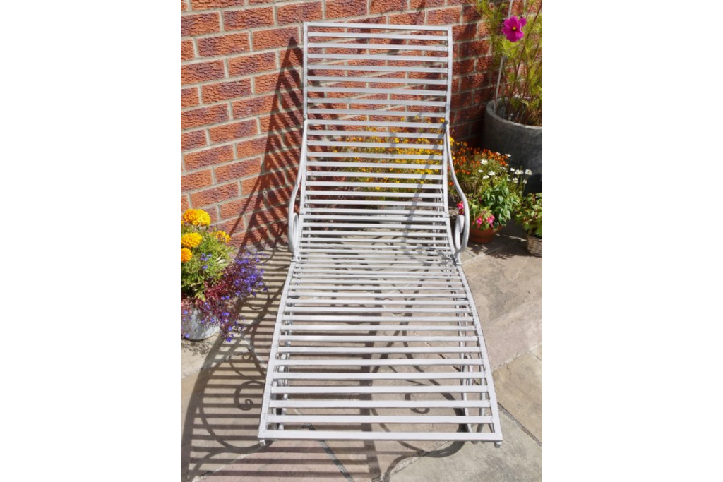 'Crawley' Rustic Wash Finish Garden Lounger