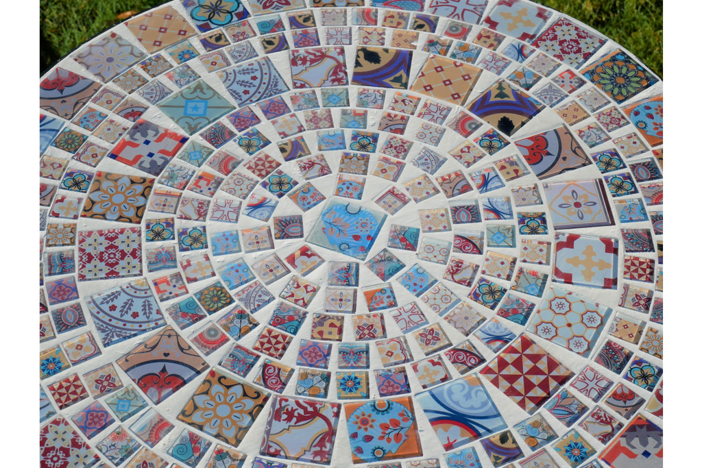 'Bloxham' Mosaic Decoration Cast Iron Garden Table & 2 Chairs